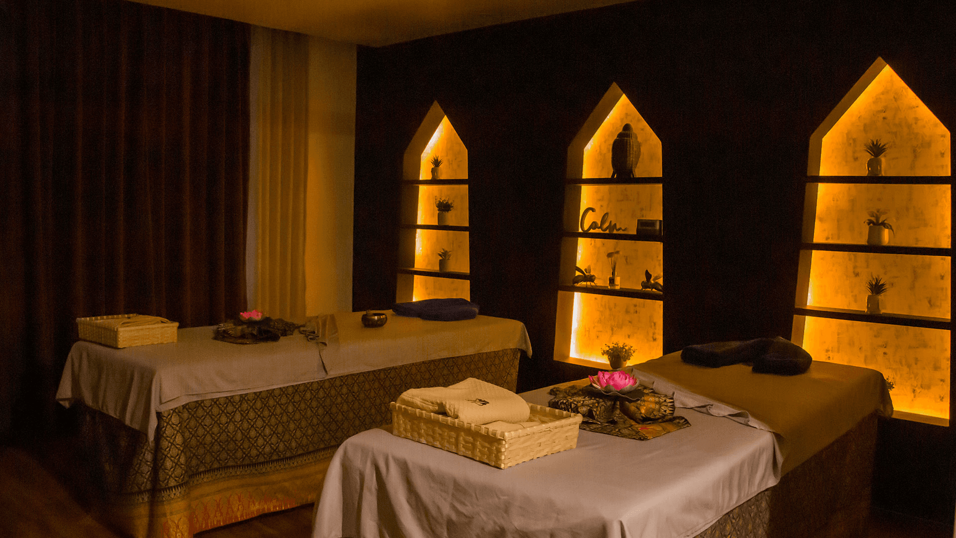 Hotel Ghangri spa treatment room